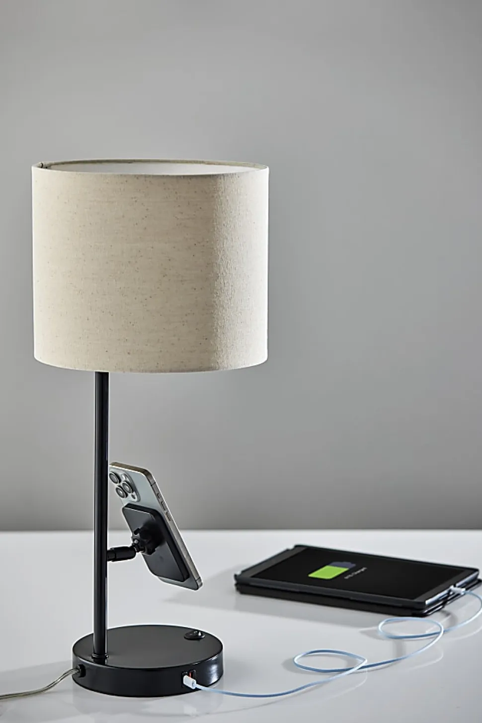 Adesso Wyatt Supercharger 22"H Desk Lamp, Beige/Black