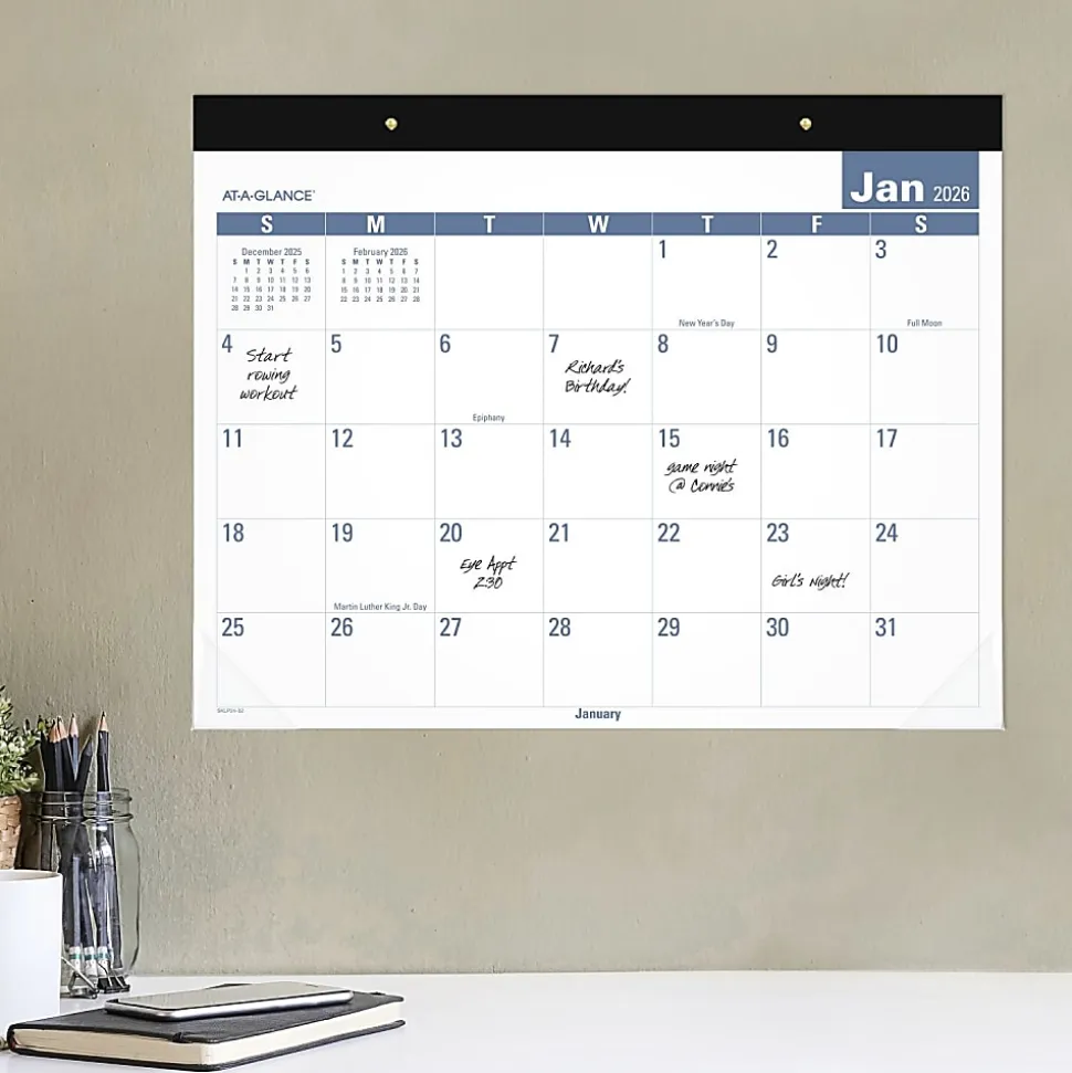 AT-A-GLANCE® 2026 Easy to Read Desk Pad Calendar, Standard, 21 3/4" x 17"