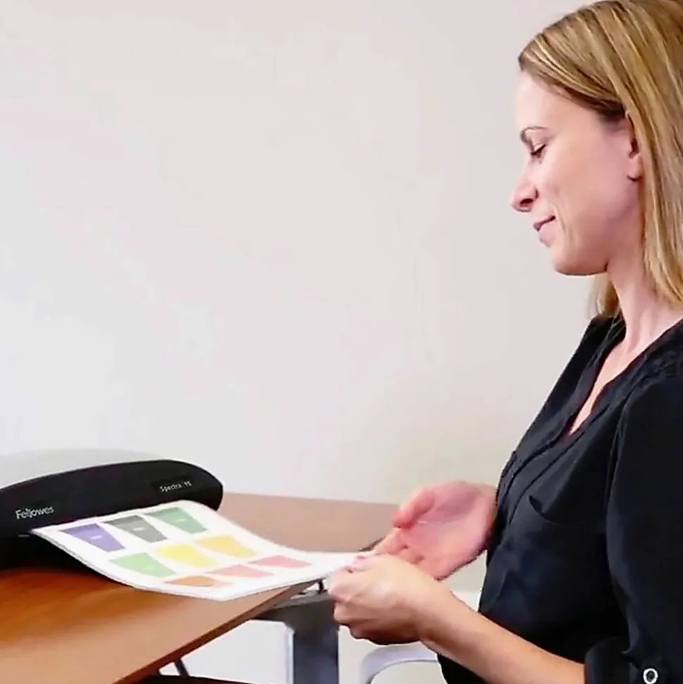 Fellowes® Spectra™ 95 Laminator With Combo Kit, 9 1/2" Entry Width, 3"H x 14 1/2"W x 7"D, Silver/Black