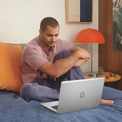 HP 17.3" Laptop, Open Box, AMD Ryzen 3, AI Enabled, 8GB RAM, 256GB Solid State Drive, Wi-Fi 6, Windows® 11 Home (17-cp2134od)