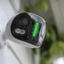Lorex Wi-Fi 4K Dual-Lens Smart Security Camera With Smart Security Lighting, White