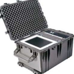 Pelicanâ„¢ 1660 Rolling Case, 31.59" x 22.99" x 19.48"