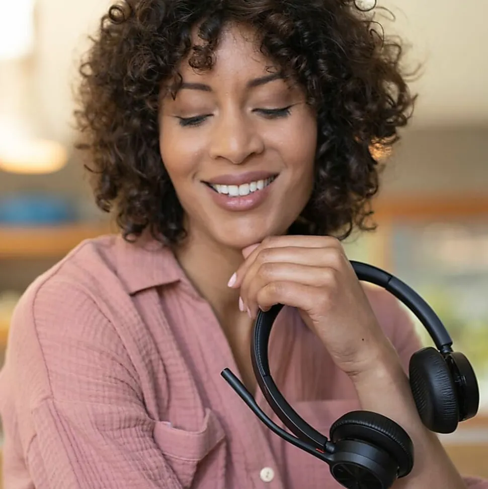 Poly Voyager 4320 UC Stereo USB-A Headset + BT700 USB-A Adapter + Charging Stand - Siri, Google Assistant - 77Y99AA