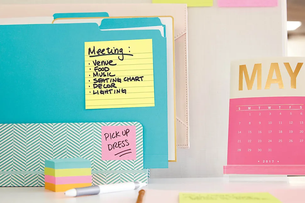Post-it® Note Dispenser, 4 x 4 in, 1 Dispenser, 3 Pads, 90 Sheets/Pad, Black Base Clear Top, Sticky Notes Holder for Desk or Classroom