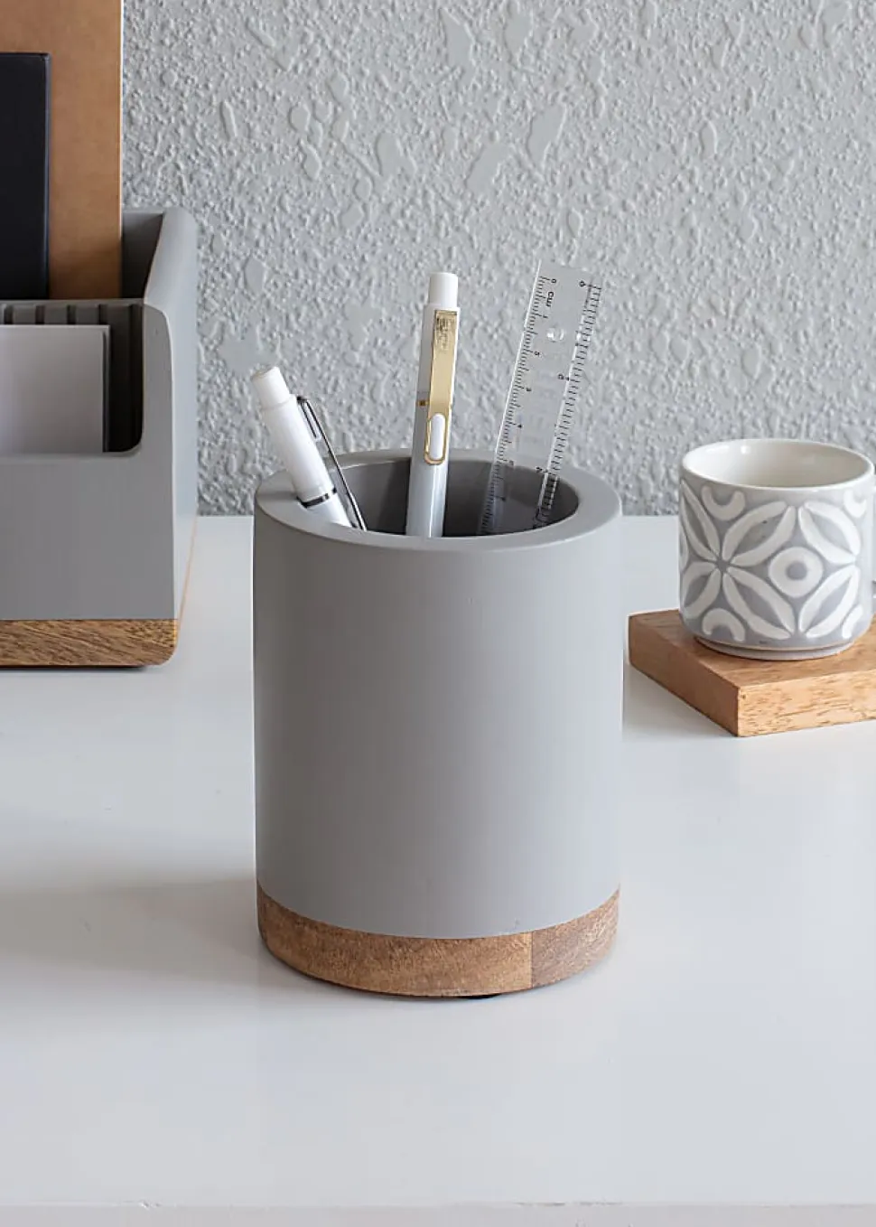 Realspace® Wood Pen Cup, 4-1/2"H x 3-1/2"W x 3-1/2"D, Gray/Natural