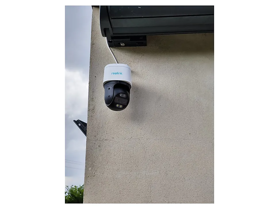 Reolink PoE 4K Dual-Lens Dual-Tracking Camera, White