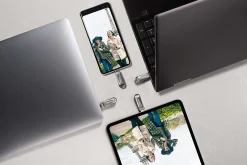 SanDiskĀ® iXpandĀ® Dual Drive USB-C Luxe Flash Drive, 128GB, Silver
