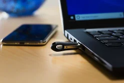 SanDisk® iXpand USB 3.0/Lightning Flash Drive, 64GB, Silver