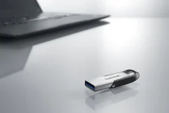 SanDisk Ultra Flair™ USB 3.0 Flash Drive, 128GB, Silver